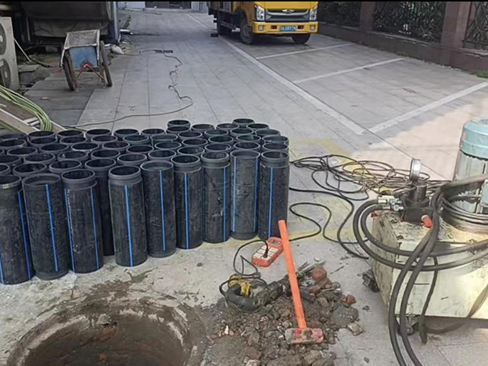 轮台PE置换管厂家 DN315置换管 非开挖管短管置换